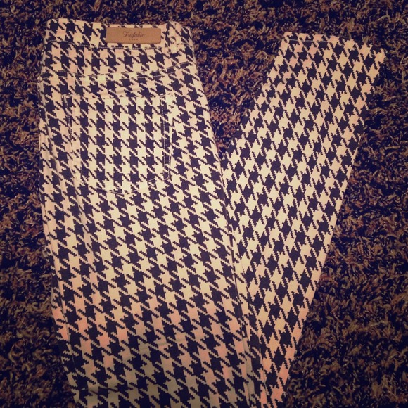 Houndstooth printed ZARA pants