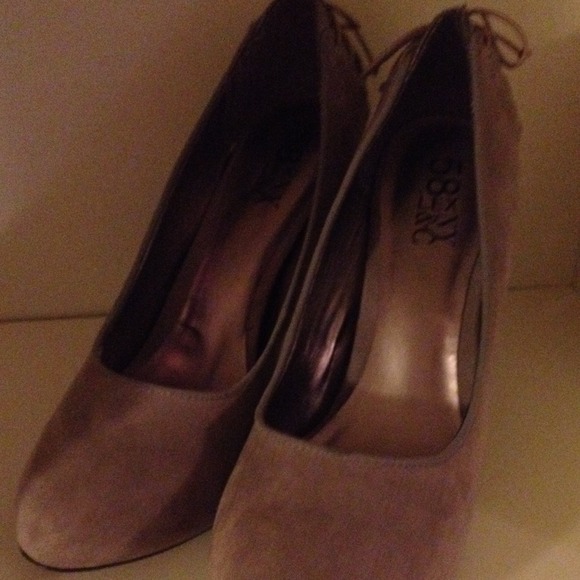 Heals - Picture 4 of 4