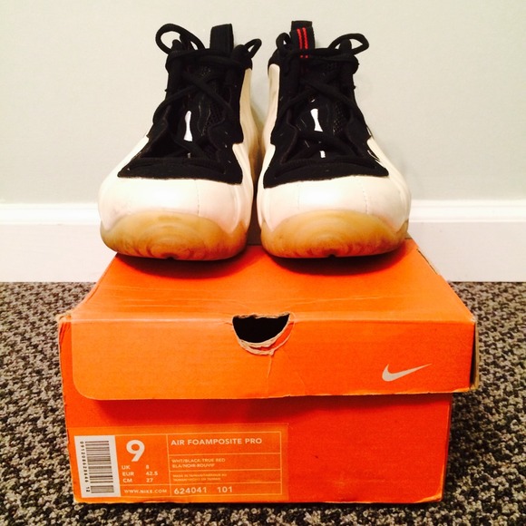 🚫SOLD🚫 Men's Nike FoampositS