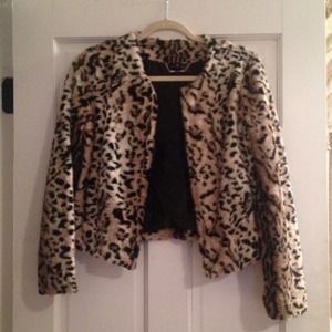 Long sleeve faux fur. Leopard print. Express. XS