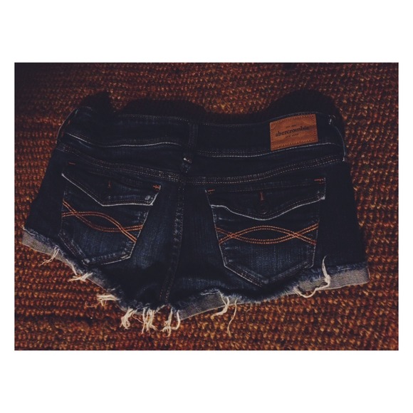 Mini shorts 👌 - Picture 2 of 2