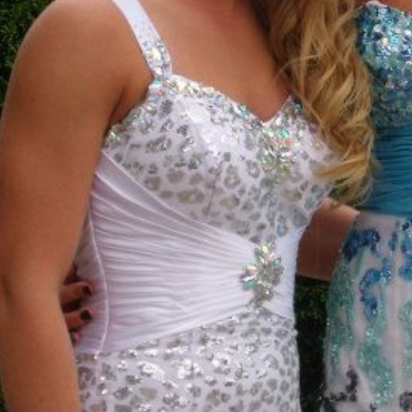 Prom dress - Picture 3 of 3