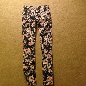 Floral jeans🌺🌸🌼