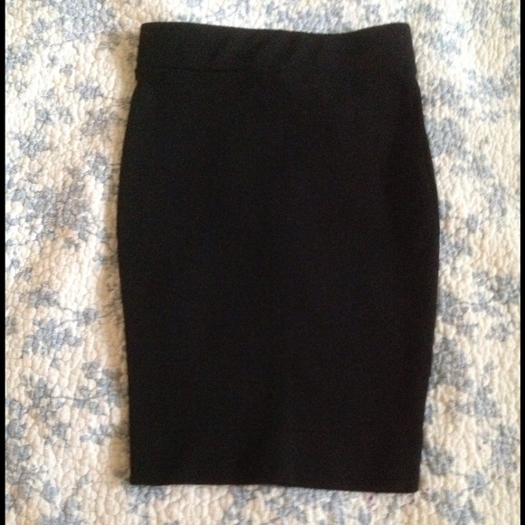Black Pencil Skirt - Picture 2 of 4