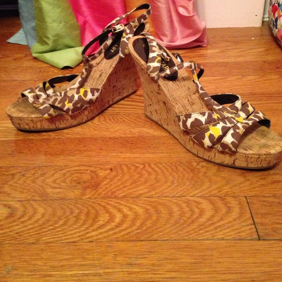 Yellow leopard wedge - Picture 1 of 2