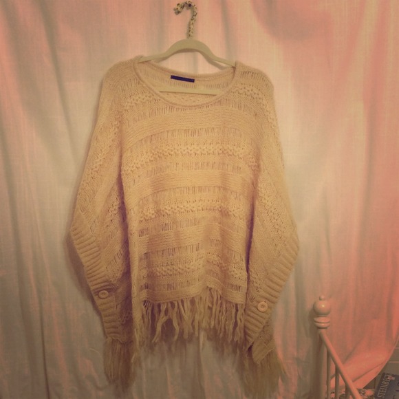 Soft knitted Poncho with Fringe