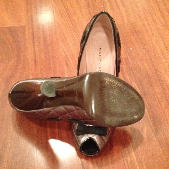 SOLD H.P 10.30  Marc Jacobs quilted bow heels - Picture 4 of 4