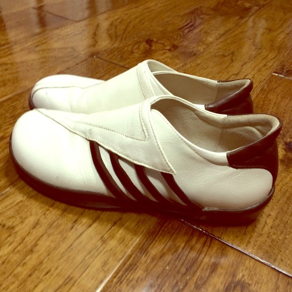 Portuguese leather flats - Picture 1 of 3