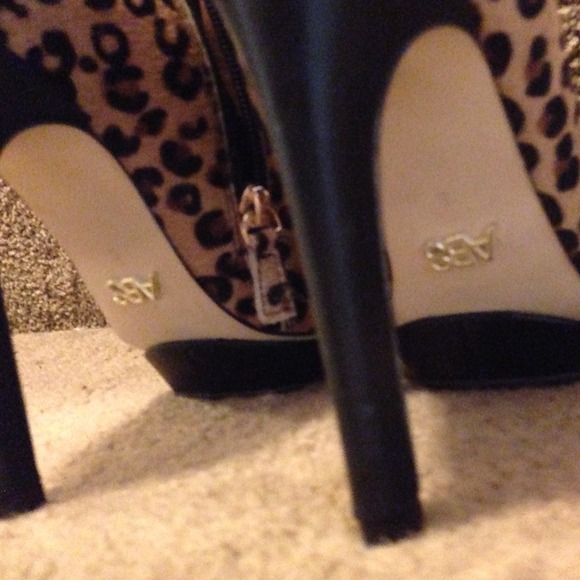 Leopard print studded calf hair bootie SALE - Picture 3 of 4