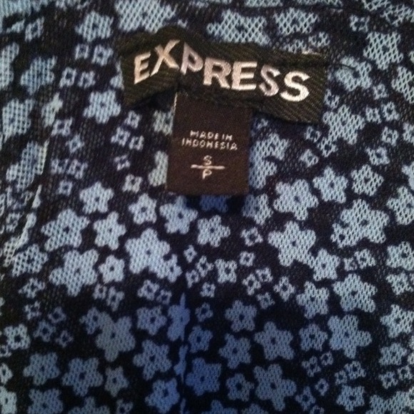 EXPRESS floral print sleeveless blouse .🌸🌻🌺🌼🌷 - Picture 2 of 3