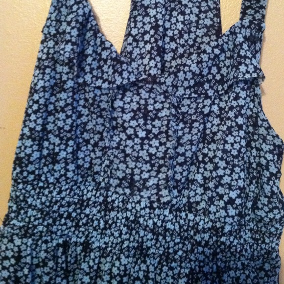 EXPRESS floral print sleeveless blouse .🌸🌻🌺🌼🌷 - Picture 3 of 3