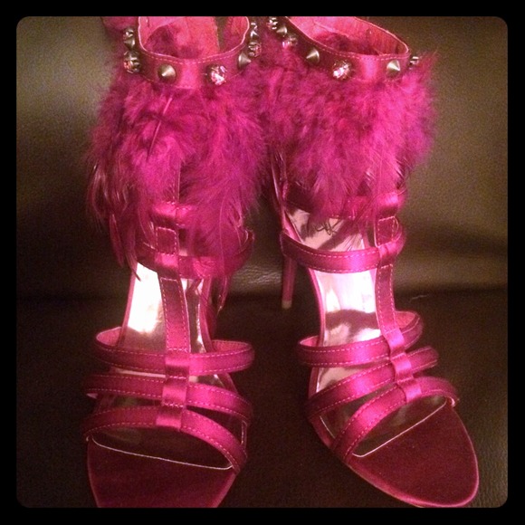 ABS by Allen Schwartz Ciera Feather Sandals