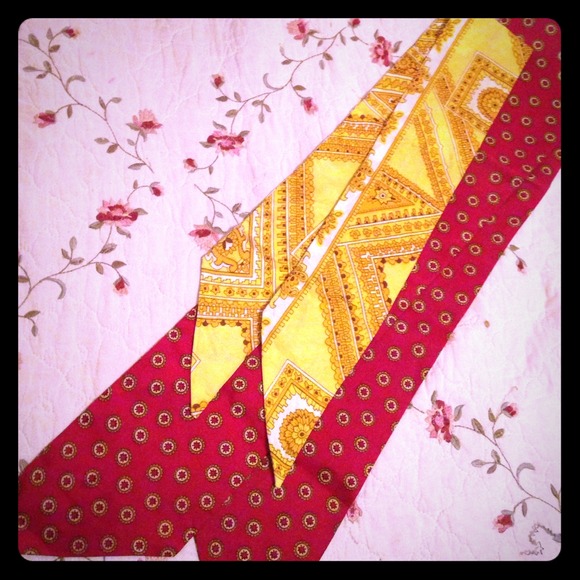 Pair of Vintage 70s scarves !!  Gorgeous!!
