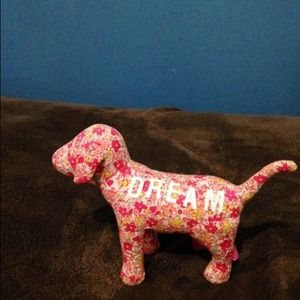 Bundled Vs pink dog @peggypiscopo