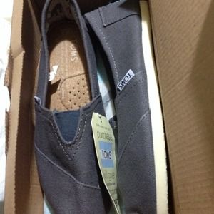 Toms