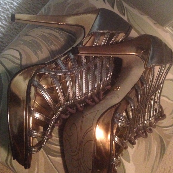 House of Dereon Pumps 9.5m - Picture 4 of 4