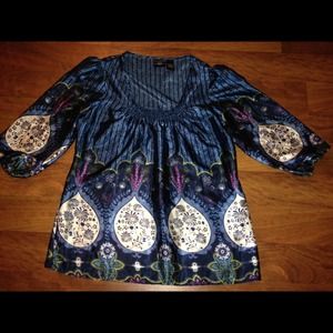 B. Moss hippy shirt size small