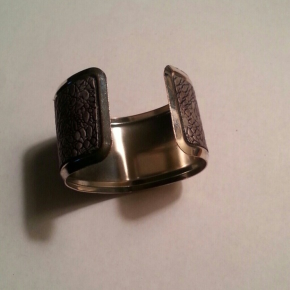 ~Cuff bracelet~ - Picture 2 of 2