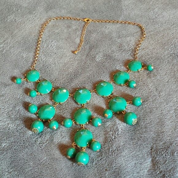 Gorgeous green baubble neclace