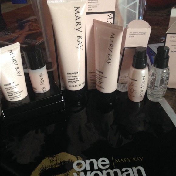 Mary Kay Time-wise 3 in 1 ultimate set!!! - Picture 2 of 3