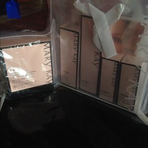 Mary Kay Time-wise 3 in 1 ultimate set!!!