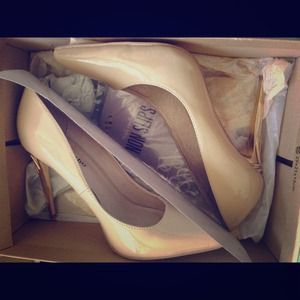 Nude heels , sadly too big for me:(