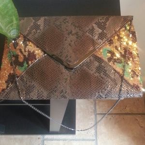 Over the shoulder chain clutch