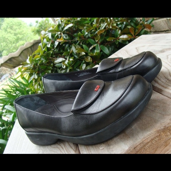 DANSKO Shoes - SIZE 10 - black leather danskos