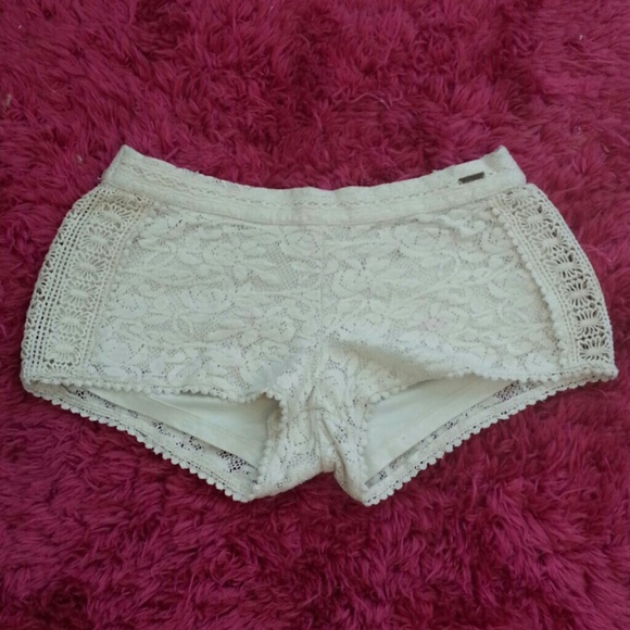 *REDUCED* Lace shorts