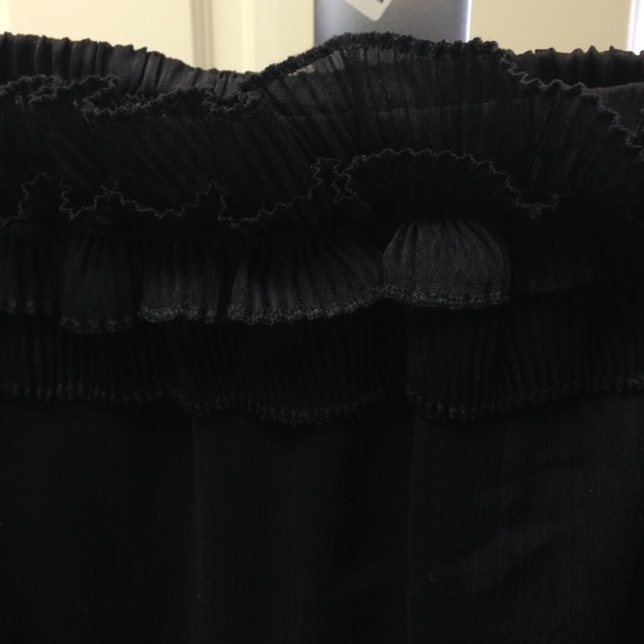 Black, strapless ruffle dress - Picture 2 of 3