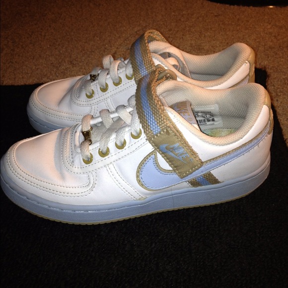 White Nike with tan/light blue