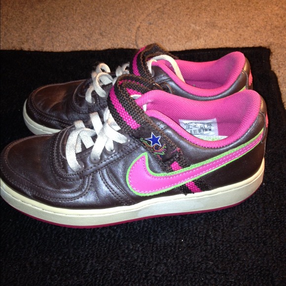 Brown nike