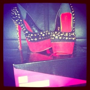 Alba Spiked heels