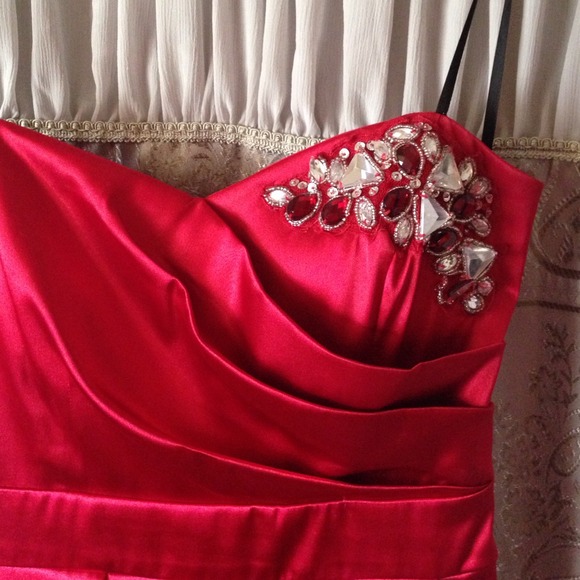 Beautiful Red Cocktail Dress - Picture 2 of 3