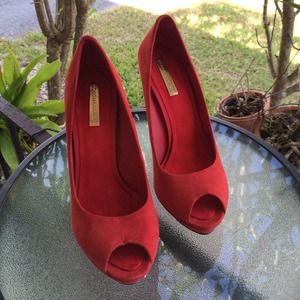 BCBG Dahlia Curry Heels