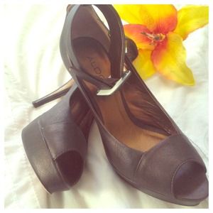 🔥5HRS STEAL🔥Aldo's marble heels. Was$35
