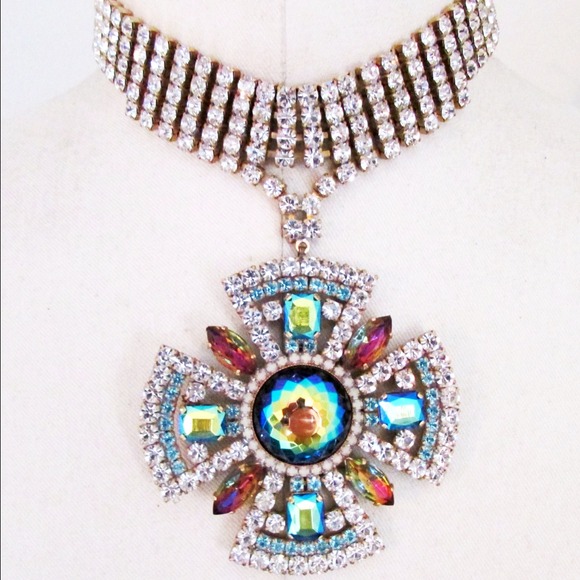 BUNDLED🎯 Signed Czech Glass Celtic Cross Necklace - Picture 3 of 4