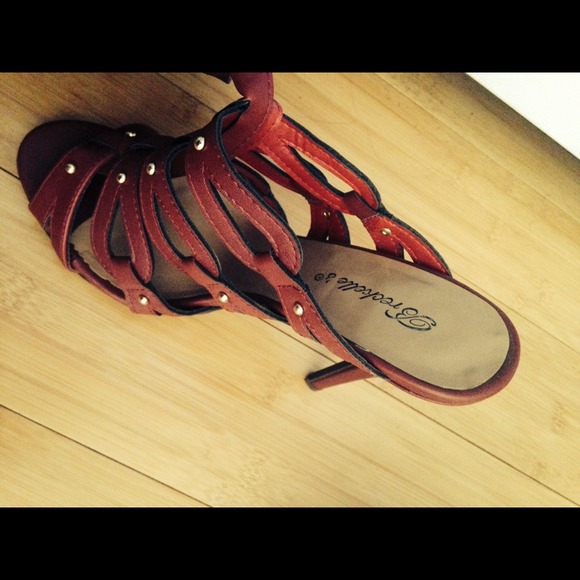 Strappy sandals new without tag