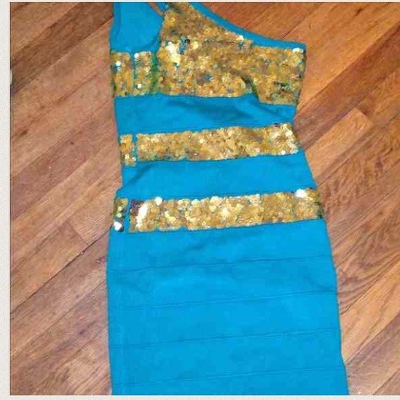 💢SOLD💢 one shoulder green & gold sequence dress