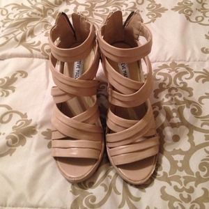 Beige Steve Madden wedges
