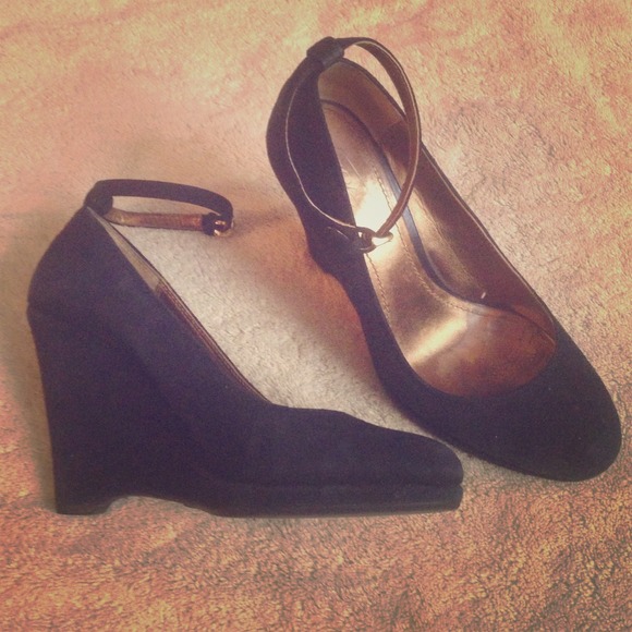black authentic coach wedges