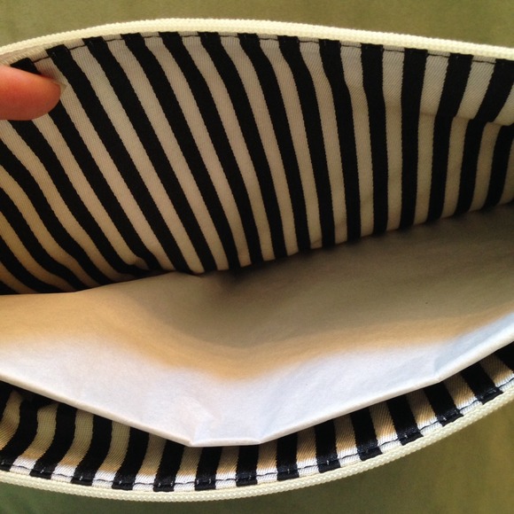 kate spade Bags - Kate Spade 'Eat Cake for Breakfast' Pouch kate spade Bags - Kate Spade 'Eat Cake for Breakfast' Pouch