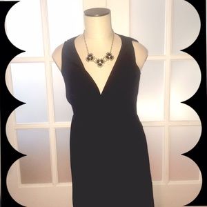 🎉30% off bundles🎉Black bubble bottom vneck dress