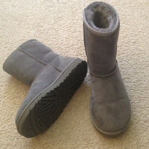 Like new grey uggs 6
