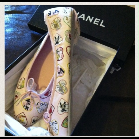 ๐ฏAuthentic Chanel flats โค๏ธ - Picture 2 of 4