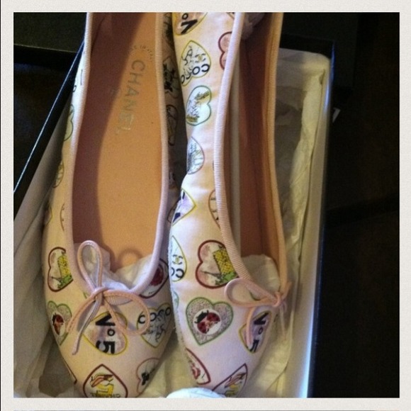 ๐ฏAuthentic Chanel flats โค๏ธ - Picture 3 of 4