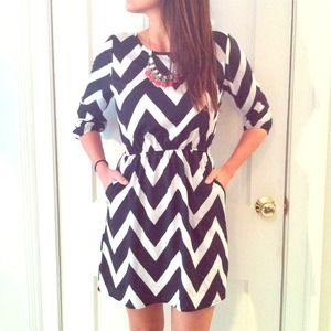 Chevron print dress with pockets