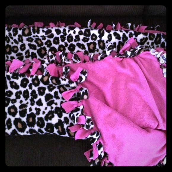 Other - Custom Cheetah Tie fleece Blanket 😼🙀