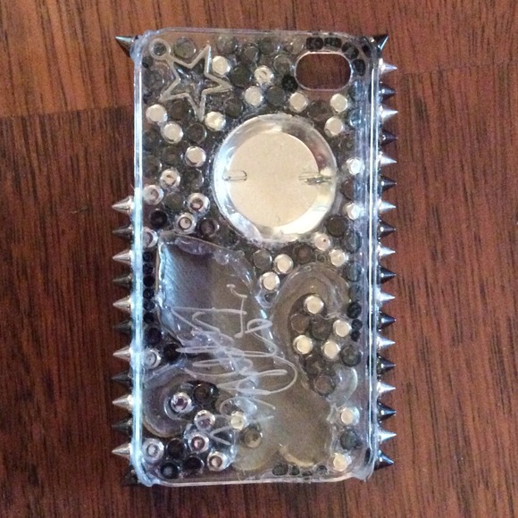 Handmade AC/DC stud iPhone 4 4s case🎸💀 - Picture 3 of 3