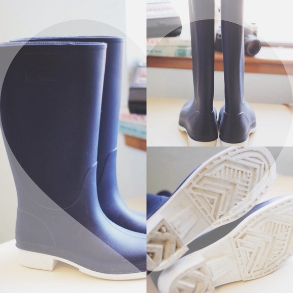 Navy Tingley rainboots